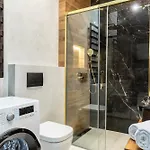 Apartmán Bujas - *